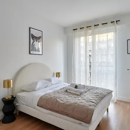 Apartment In The 16th Area Residential District *